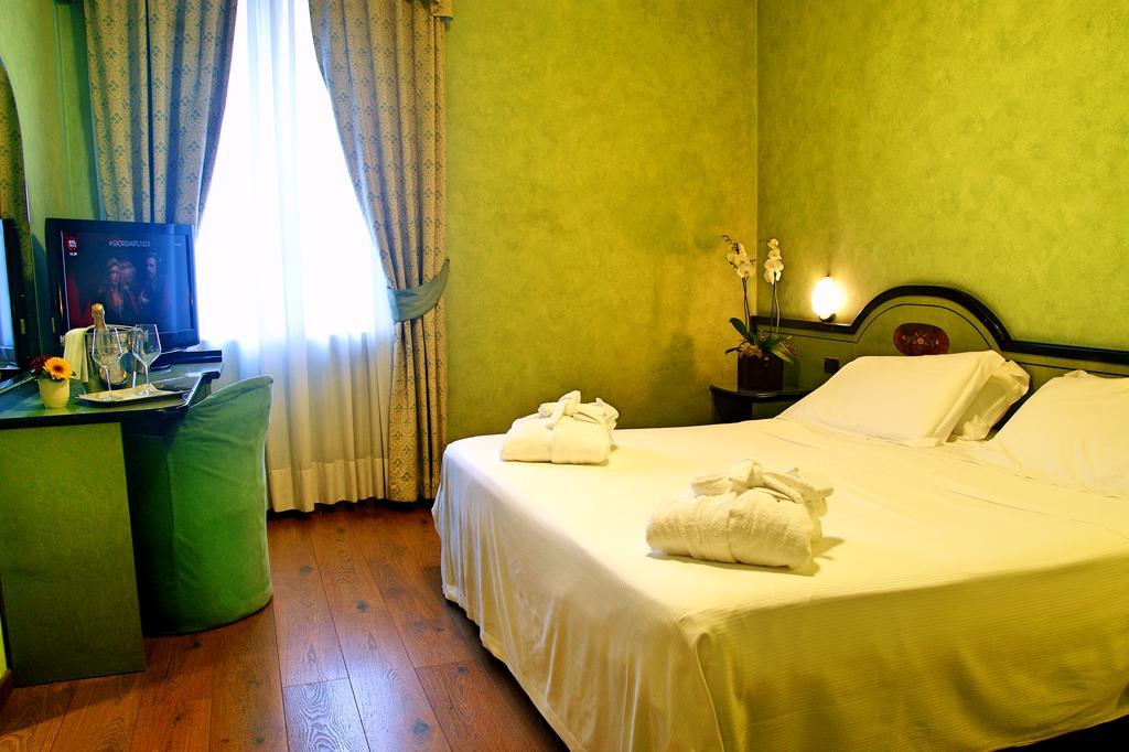 Ih Hotels Milano Puccini Экстерьер фото